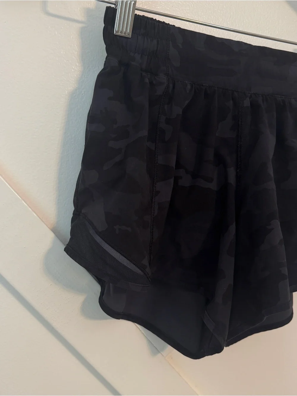 Lululemon Hotty Hot High Rise 4” Camo Multi Gray Black Athletic Shorts Sz 4